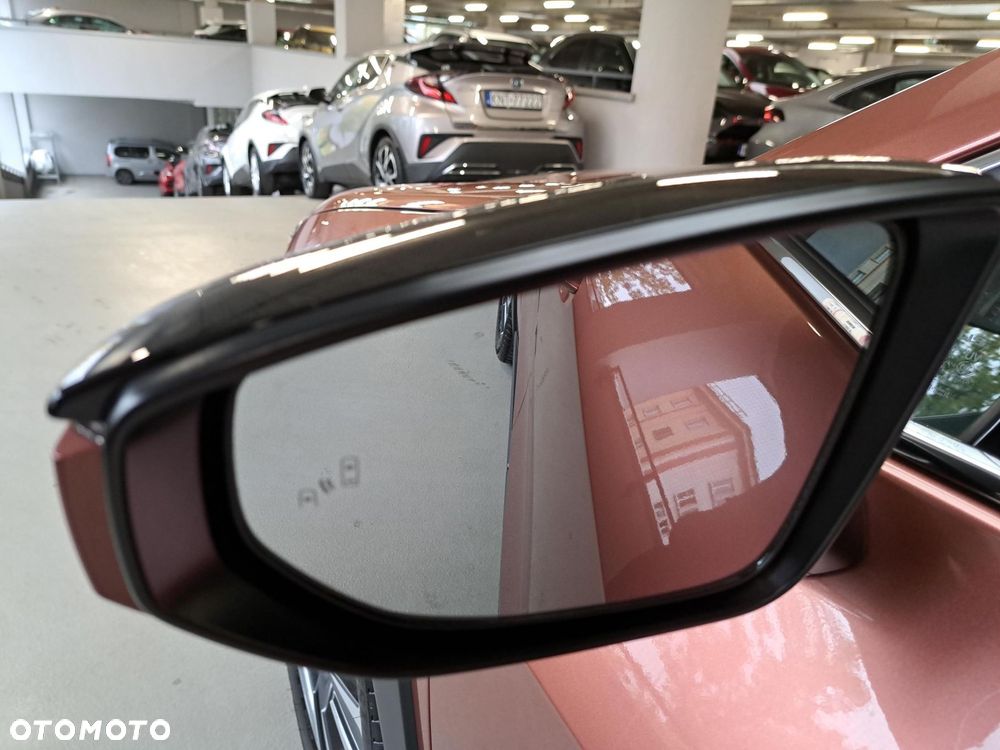 Lexus UX 300h Business - 28