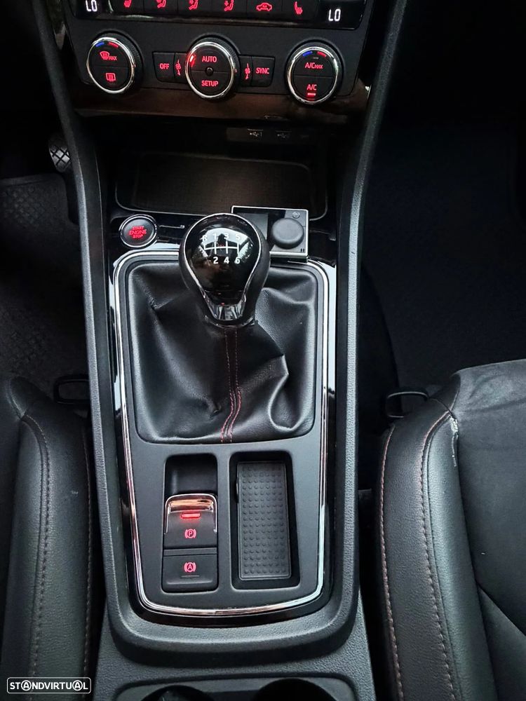 SEAT Leon 2.0 TDI DPF FR - 17