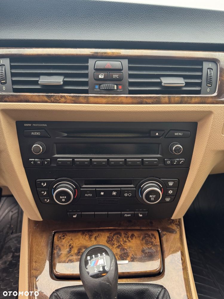 BMW Seria 3 320i Edition Sport - 17