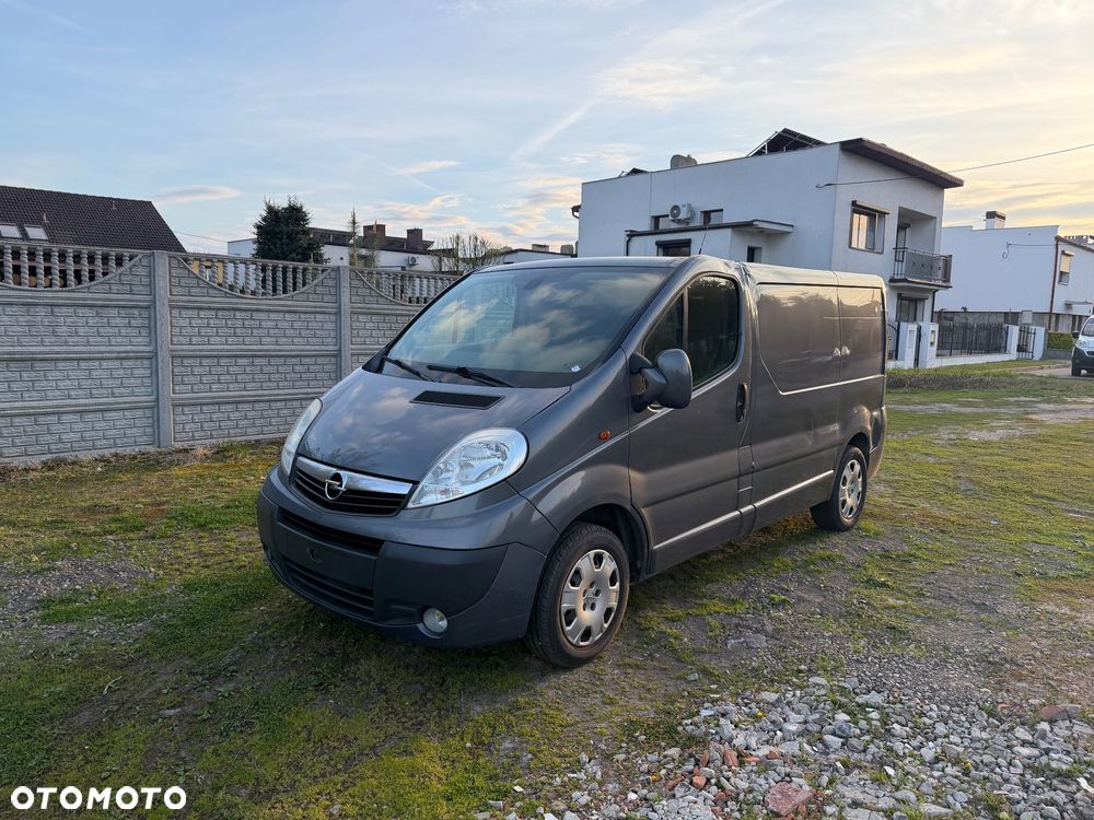 Opel Vivaro - 1