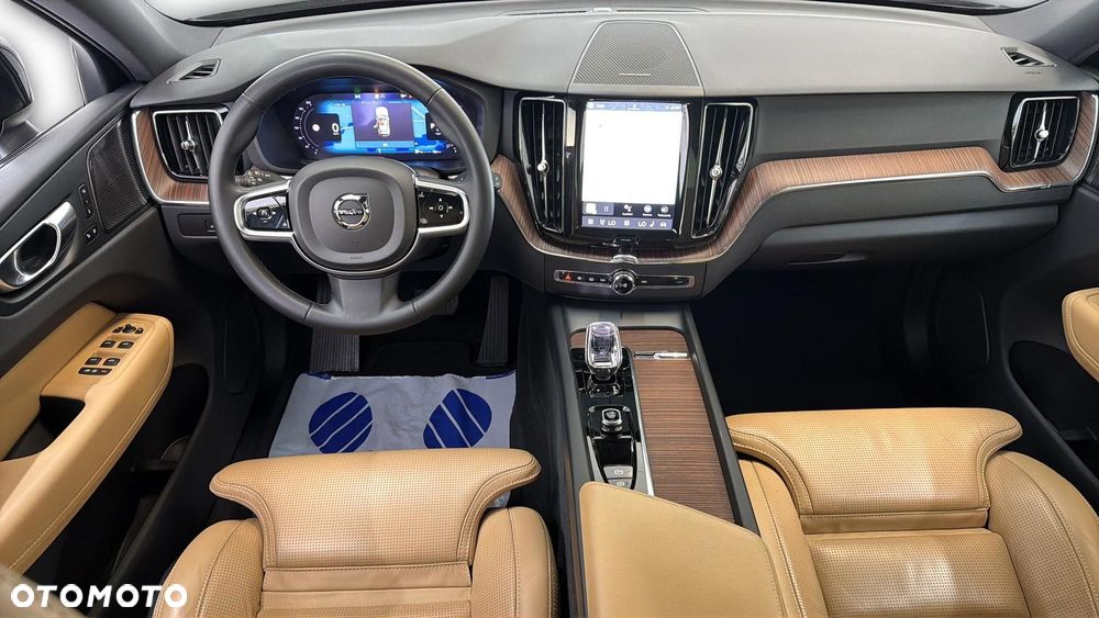 Volvo XC 60 B4 D Plus Dark - 14