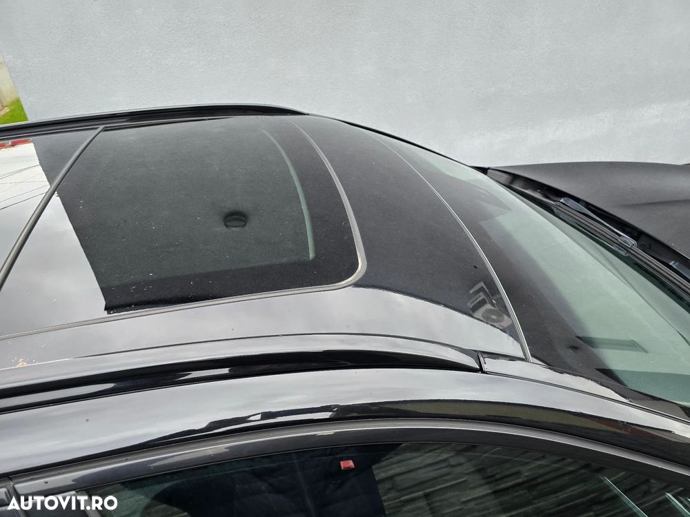 BMW Seria 5 525d Touring - 33