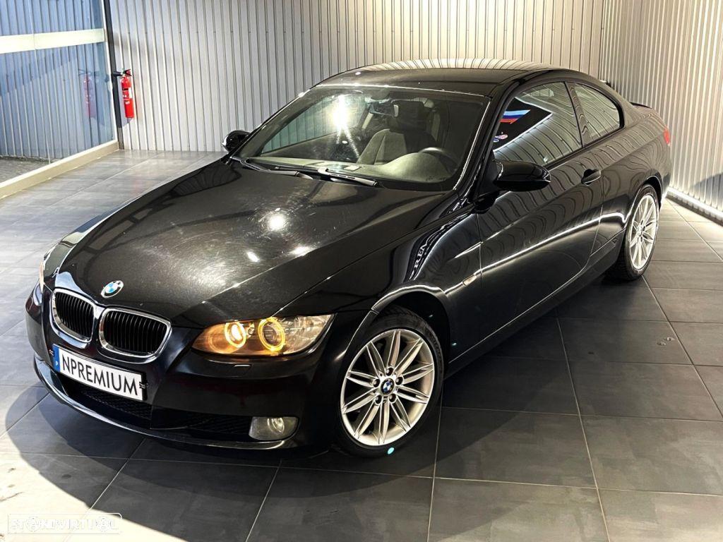 BMW 320 i Coupe - 12