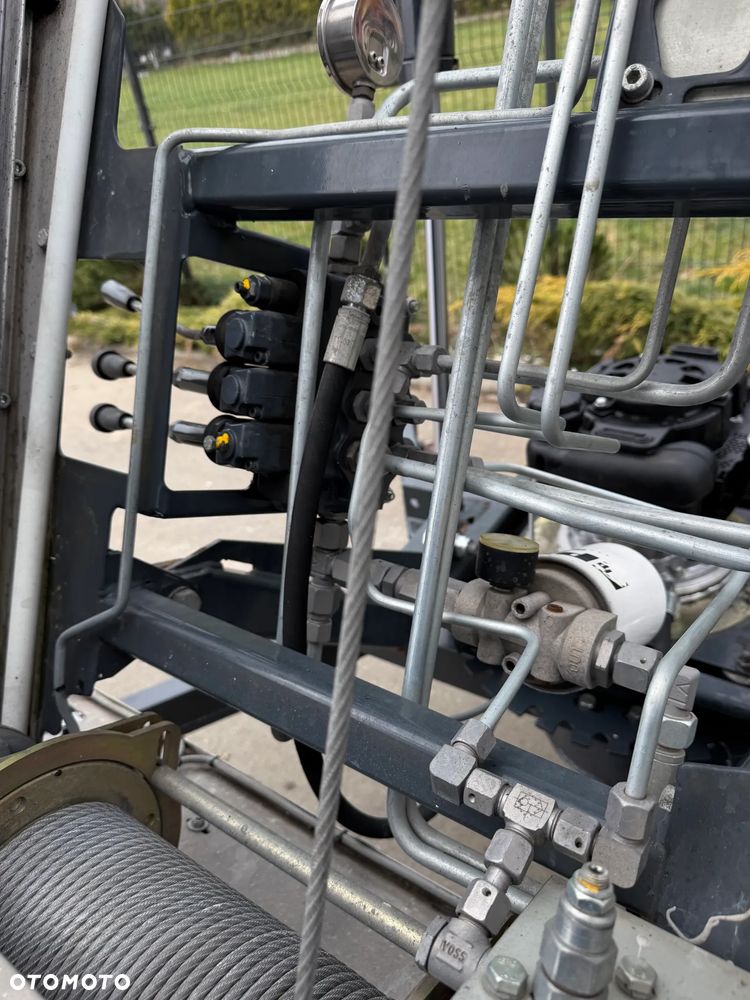 Paus Easy 18 WH-M Drabina Winda Dekarska mobilna aluminiowa TRANSPORTER DEKARSKO-BUDOWLANY w pełni Hydrauliczny 18 metrów. Obrotowy do okoła. 2018rok. Jak Nówka z salonu. praktycznie zerowy przebieg! Serwisy w Dekra do Końca. Sprowadzona z Komuny Norweskiej. Wielka Okazja. Sterowanie Hydrauliczne. Nowy model wózek jeździ od dołu dodatkowe ramię. Pojazd przyczepa lekka - 38