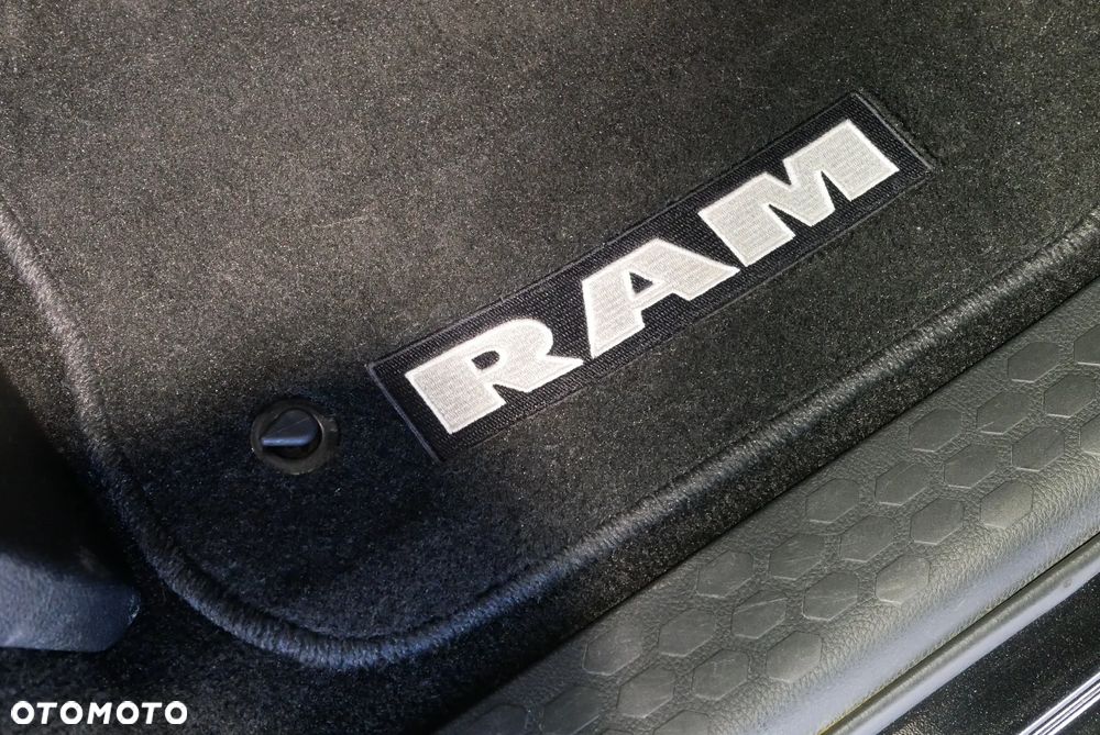 Dodge RAM - 30