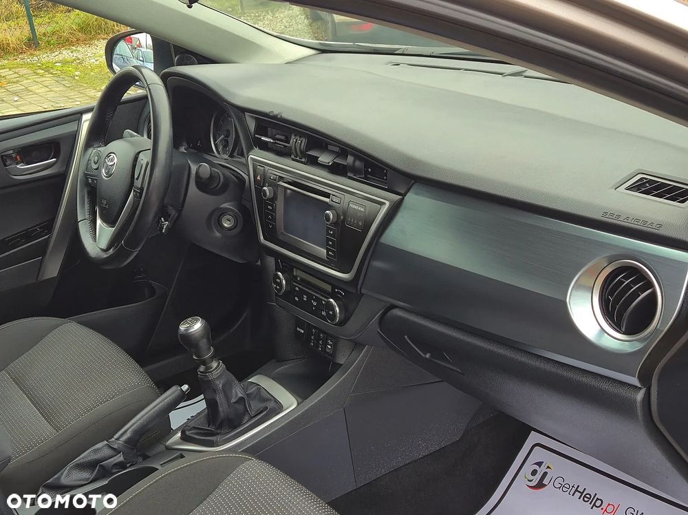 Toyota Auris 1.6 Executive - 31