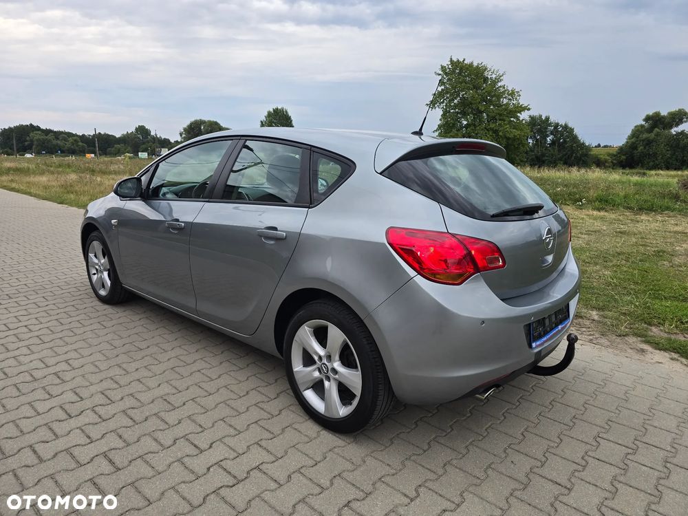 Opel Astra 1.4 T Enjoy - 4