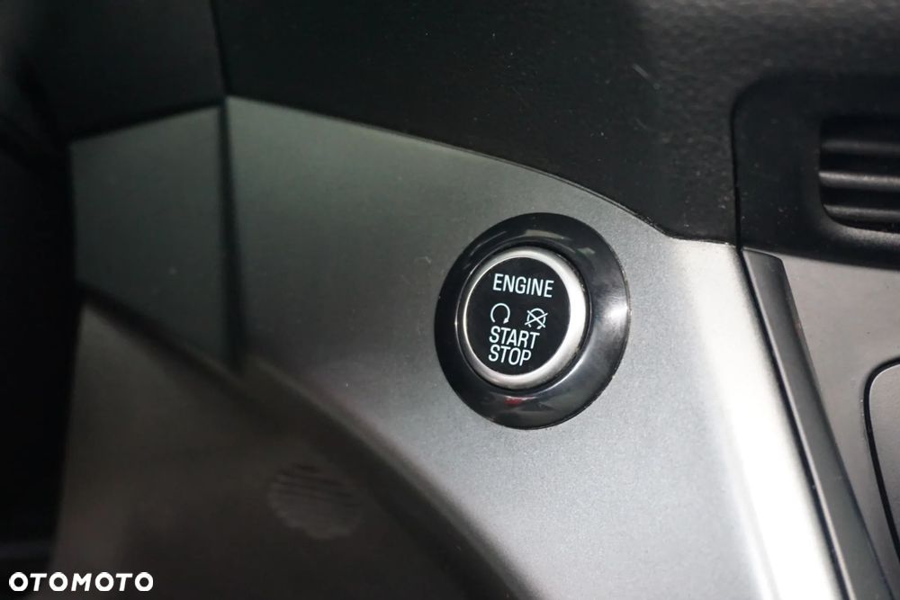 Ford Kuga 2.0 TDCi 2x4 SYNC - 29