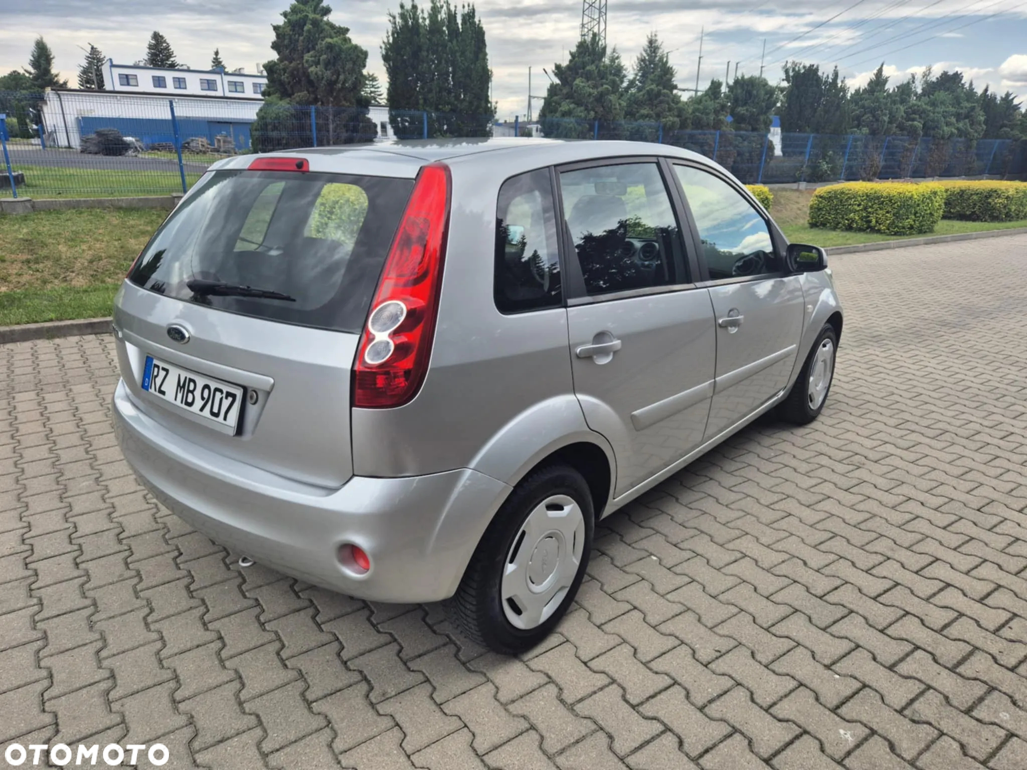 Ford Fiesta 1.3 Ambiente - 8