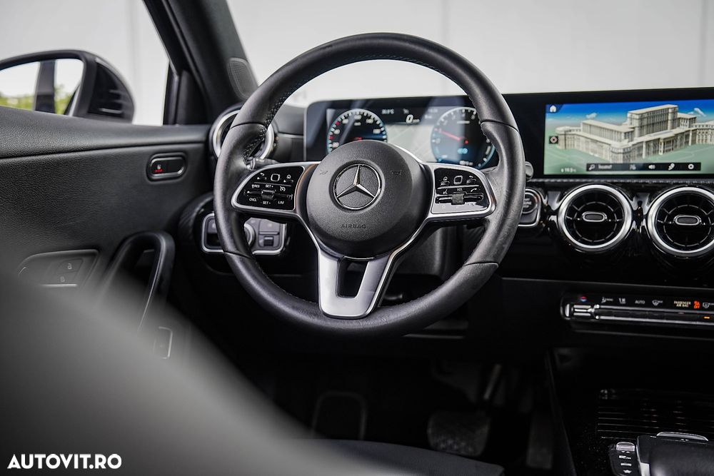 Mercedes-Benz A 250 e Sedan 8G-DCT Style - 20