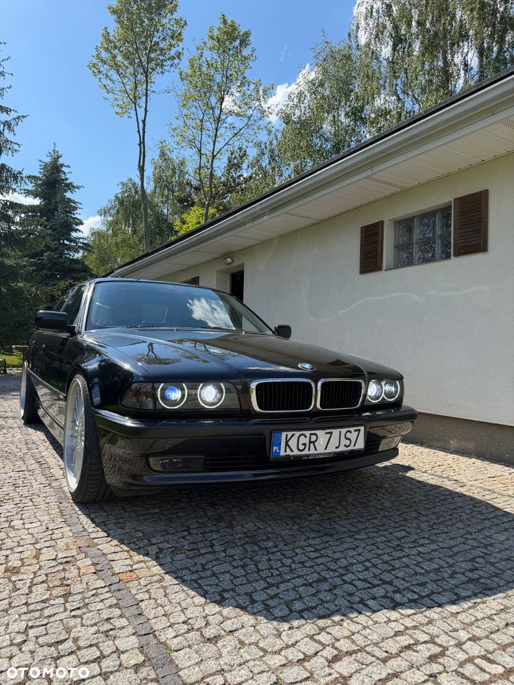 BMW Seria 7 - 11