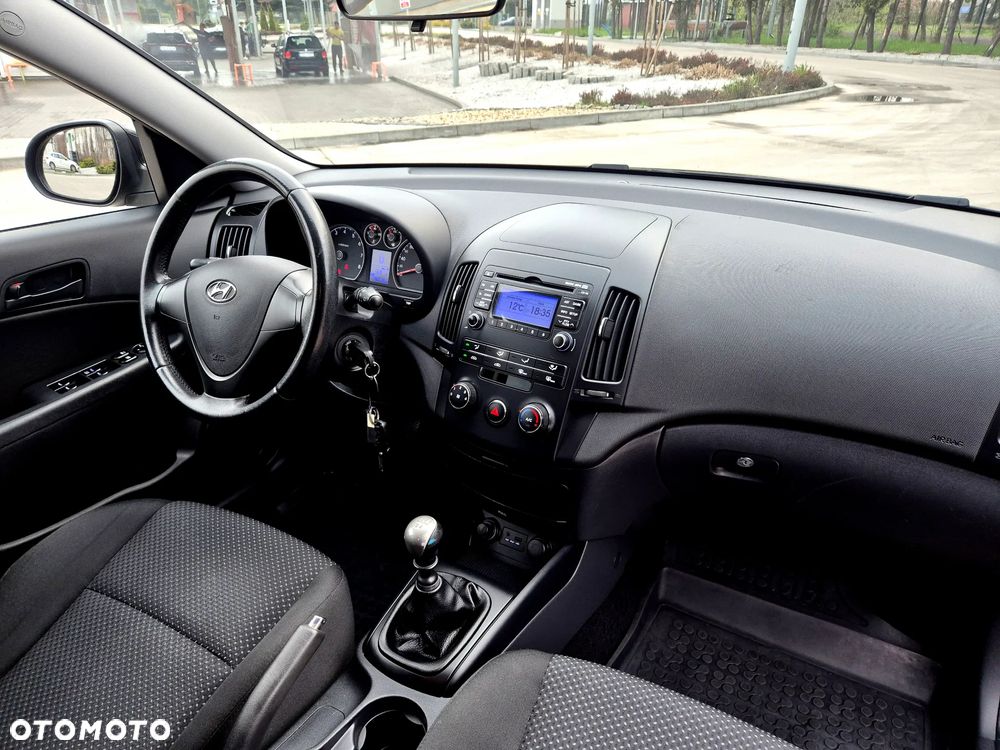 Hyundai i30 1.4 Blue Comfort - 28