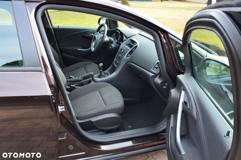 Opel Astra 1.4 ecoFLEX - 11