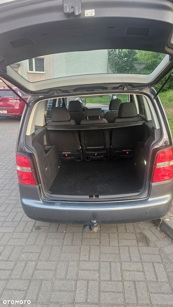 Volkswagen Touran 1.9 TDI Highline - 5