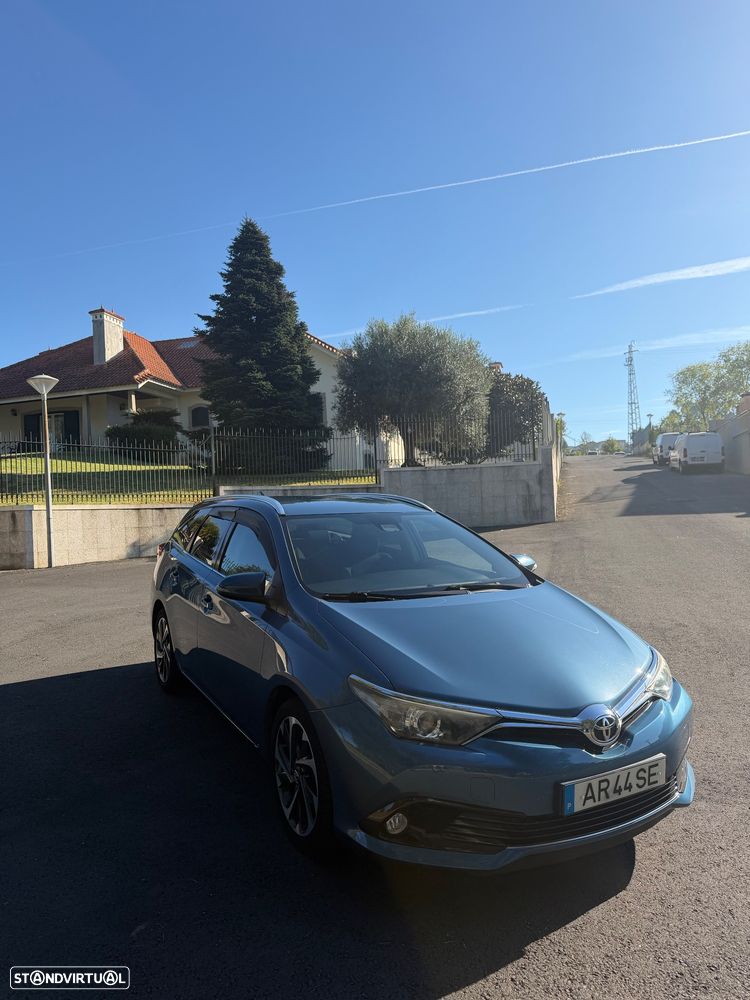 Toyota Auris 1.6 D-4D Exclusive - 3