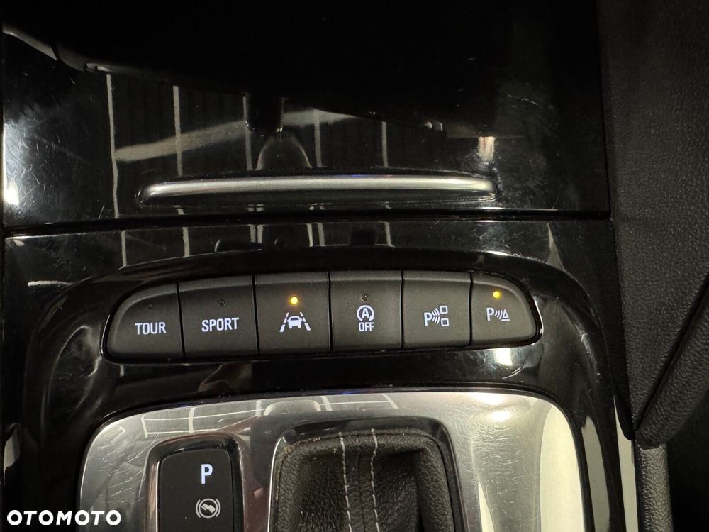 Opel Insignia CT 2.0 CDTI 4x4 Exclusive S&S - 22