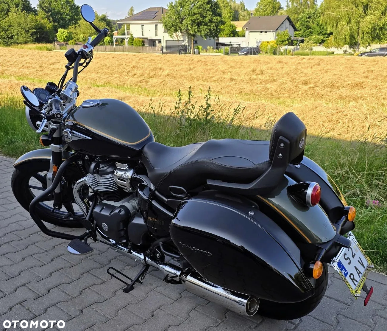 Royal Enfield Super Meteor - 3