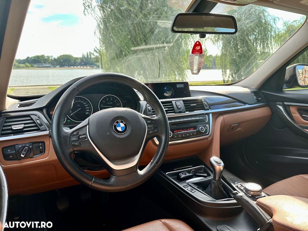 BMW Seria 3 320i EfficientDynamics Edition - 17