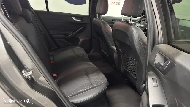Ford Focus 1.0 EcoBoost MHEV ST-Line - 4