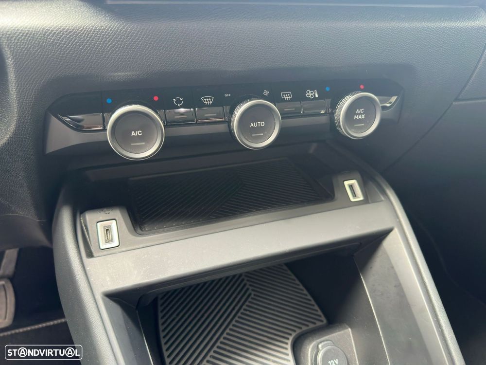 Citroën e-C4 50 kWh Shine - 11