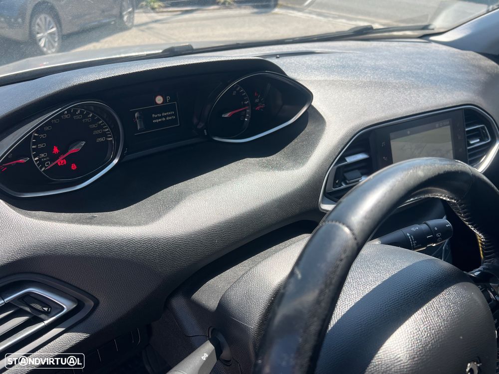 Peugeot 308 SW BlueHDi 120 EAT6 Stop & Start Allure - 35