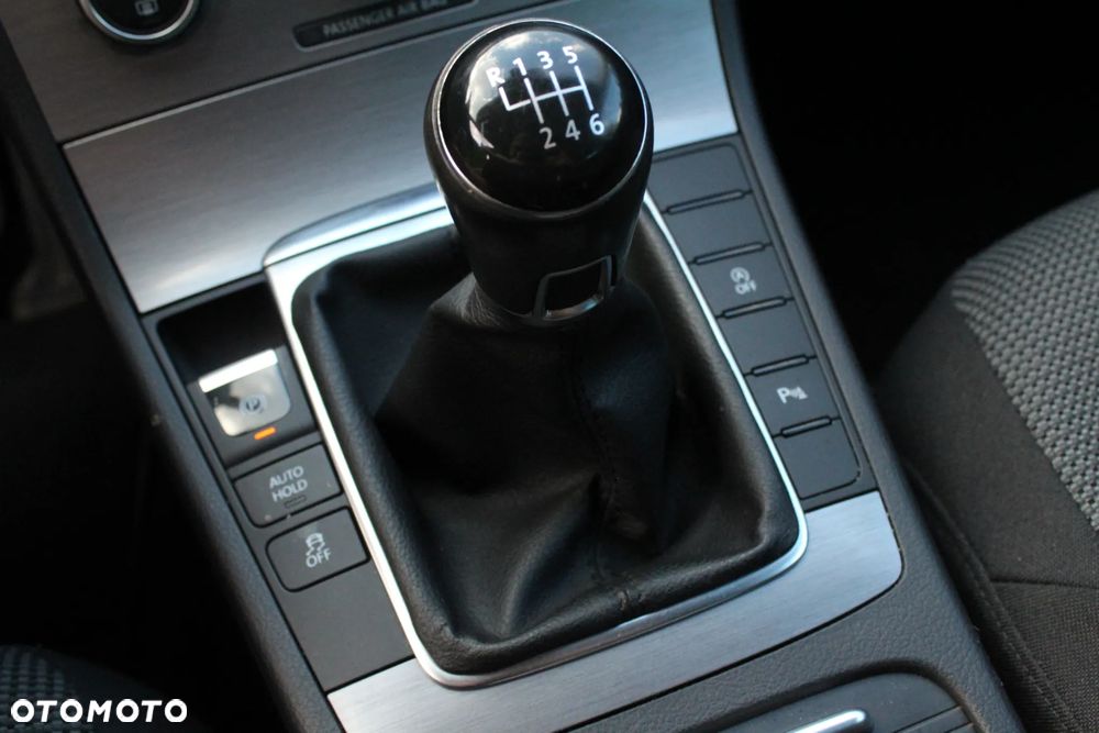 Volkswagen Passat - 18