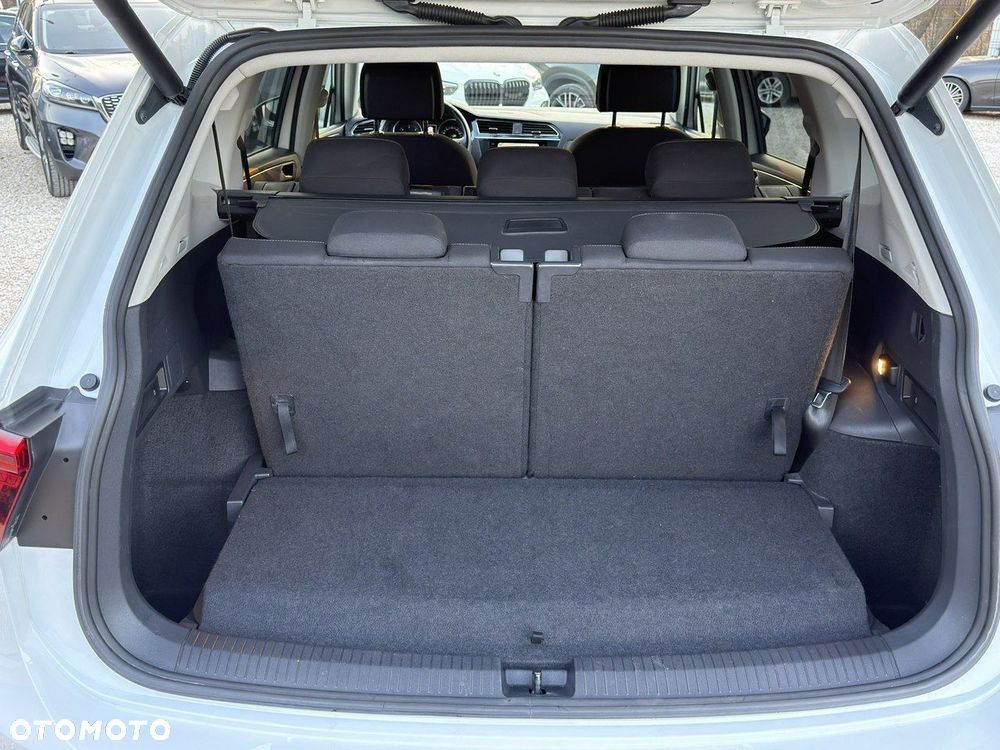 Volkswagen Tiguan Allspace - 19