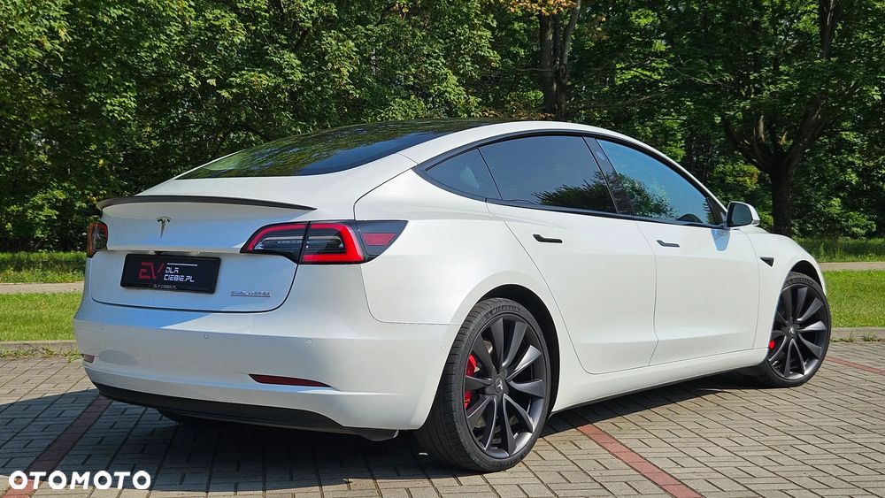 Tesla Model 3 - 10