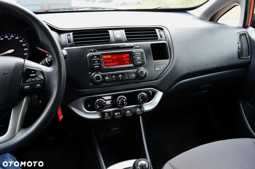 Kia Rio 1.2 L - 15