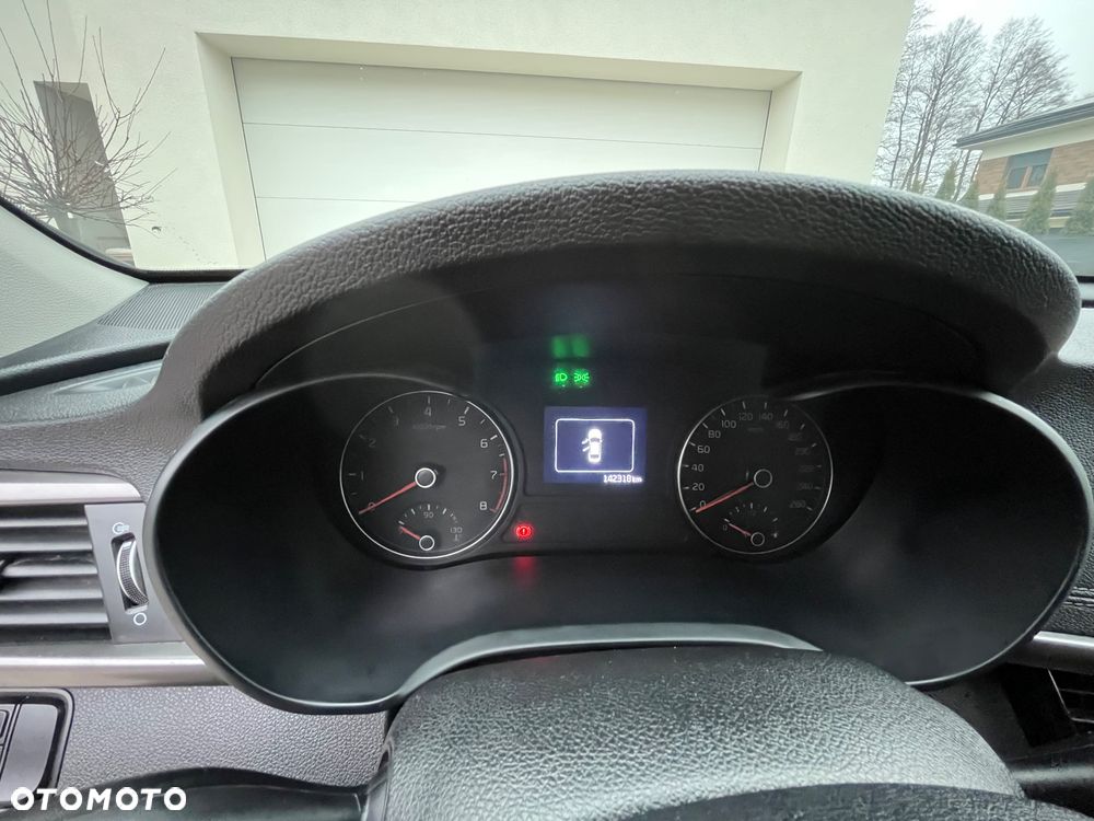 Kia Optima 2.0 M - 11