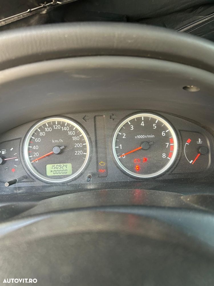 Nissan Almera 1.5 Visia - 3