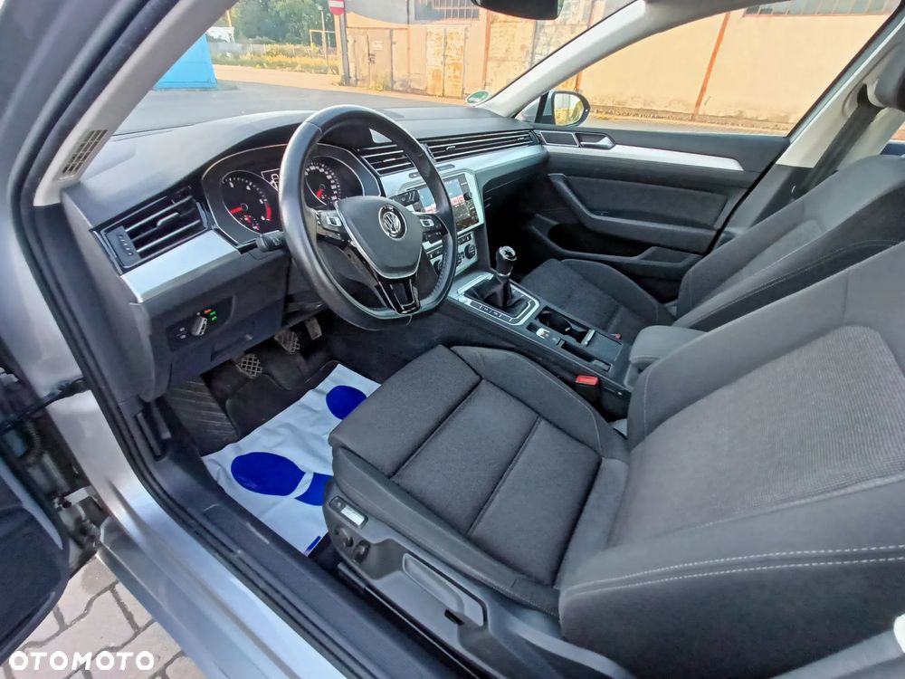 Volkswagen Passat Variant 2.0 TDI BMT Highline - 18