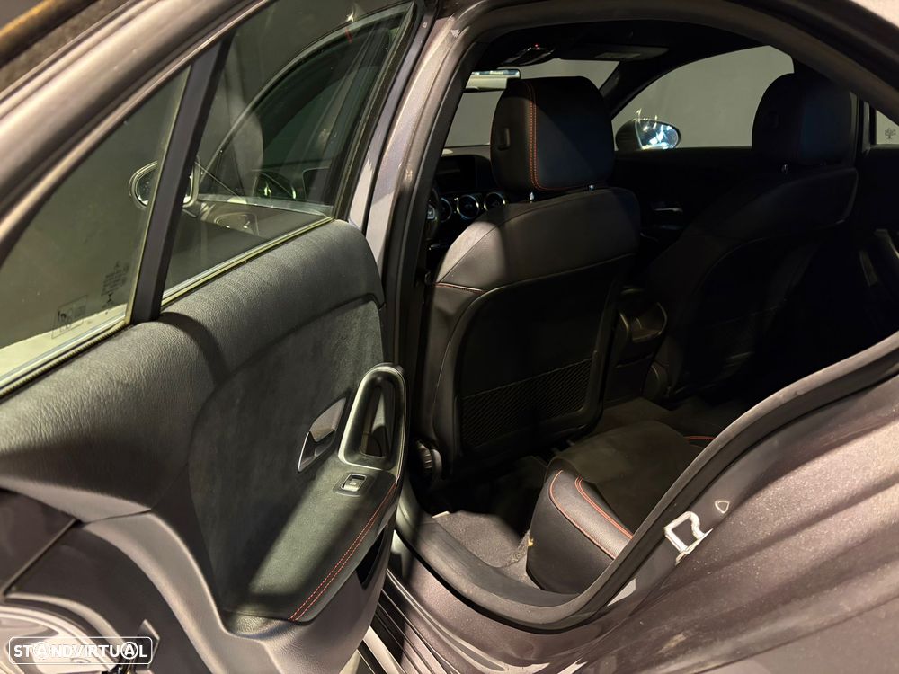 Mercedes-Benz A 250 Limousine e 8G-DCT AMG Line - 14