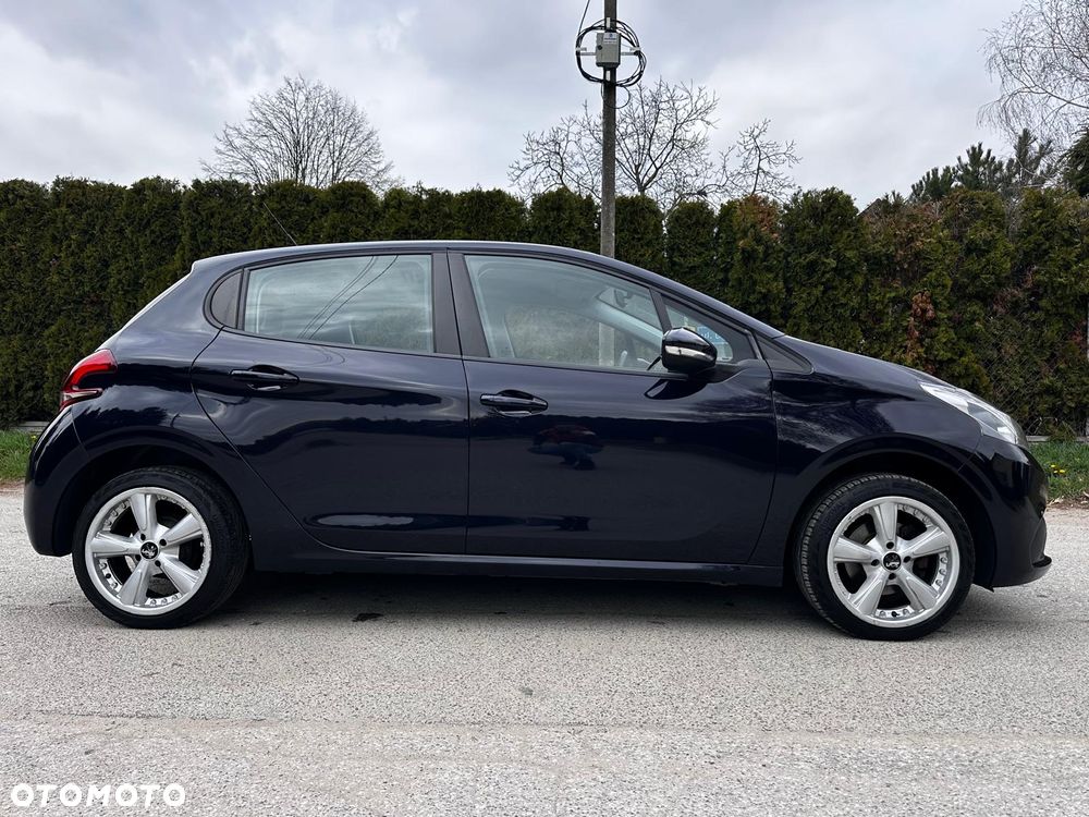 Peugeot 208 - 17