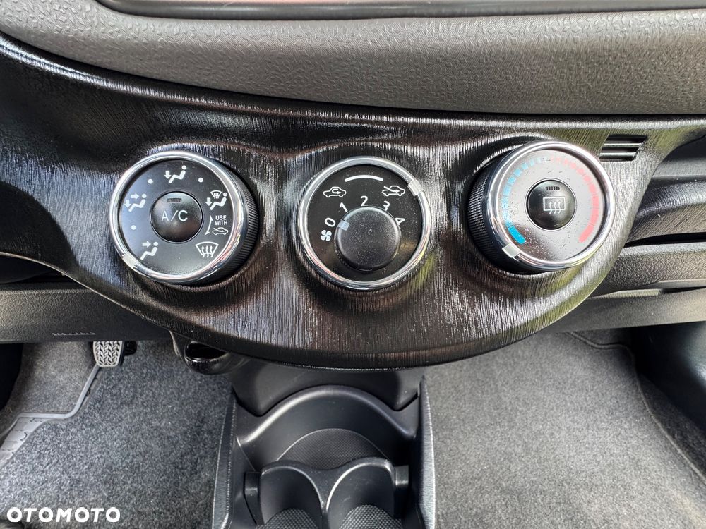 Toyota Yaris - 17