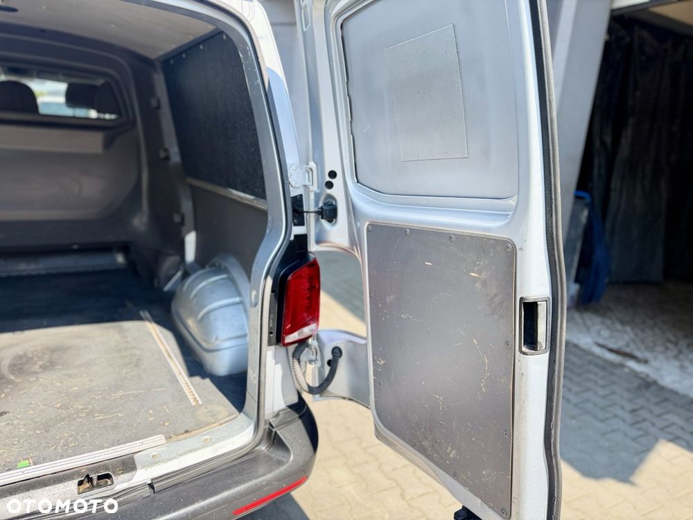 Volkswagen Transporter - 26