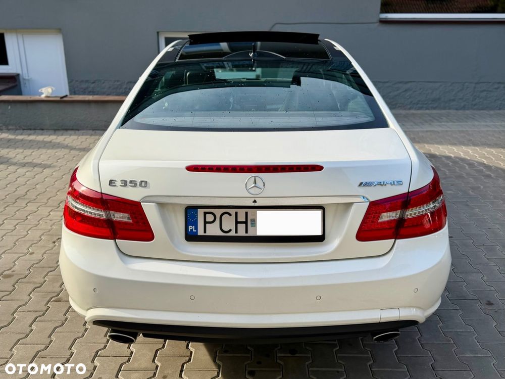 Mercedes-Benz E-Class 2011 photo 4