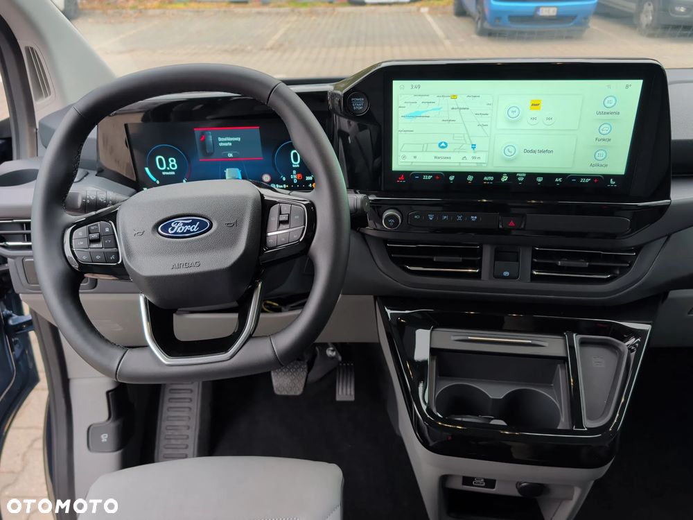 Ford Tourneo Custom - 13