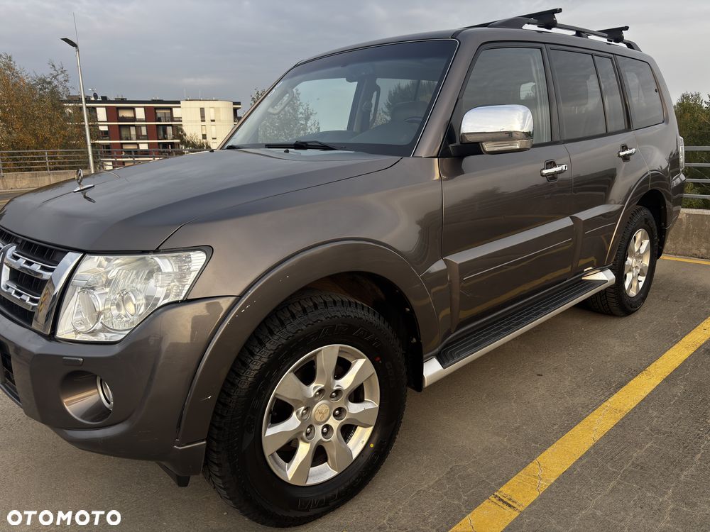Mitsubishi Pajero - 21