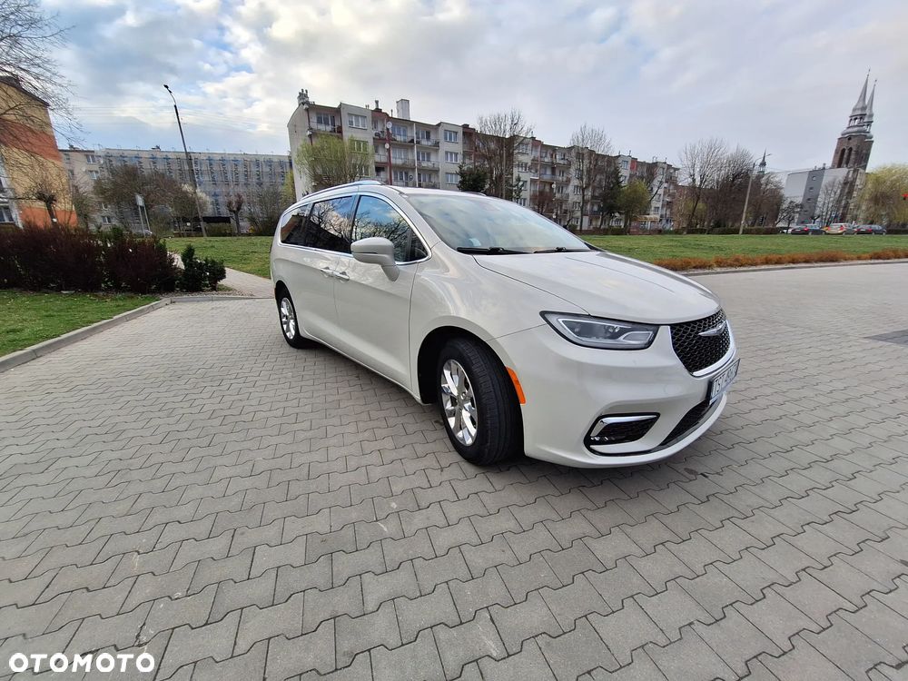 Chrysler Pacifica - 10