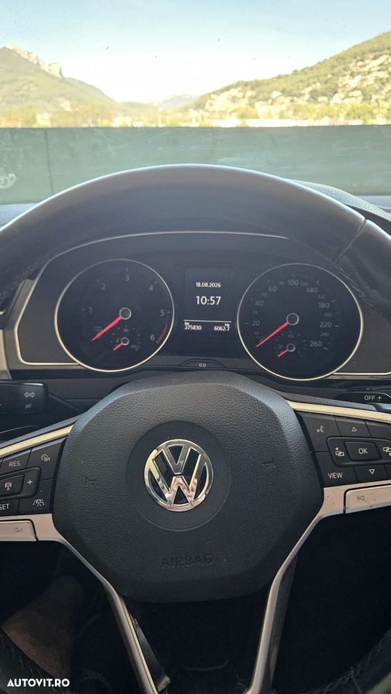 Volkswagen Passat 2.0 TDI DSG Advance - 8