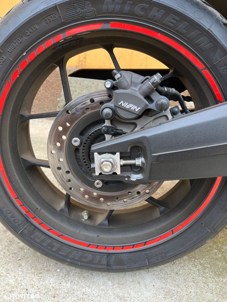 Honda CBR 650R - 12