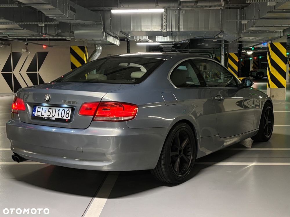 BMW Seria 3 325i M Sport Edition - 3