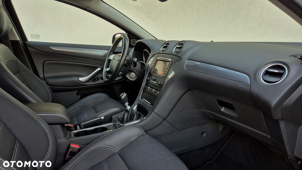 Ford Mondeo SW 1.6 T Titanium - 27