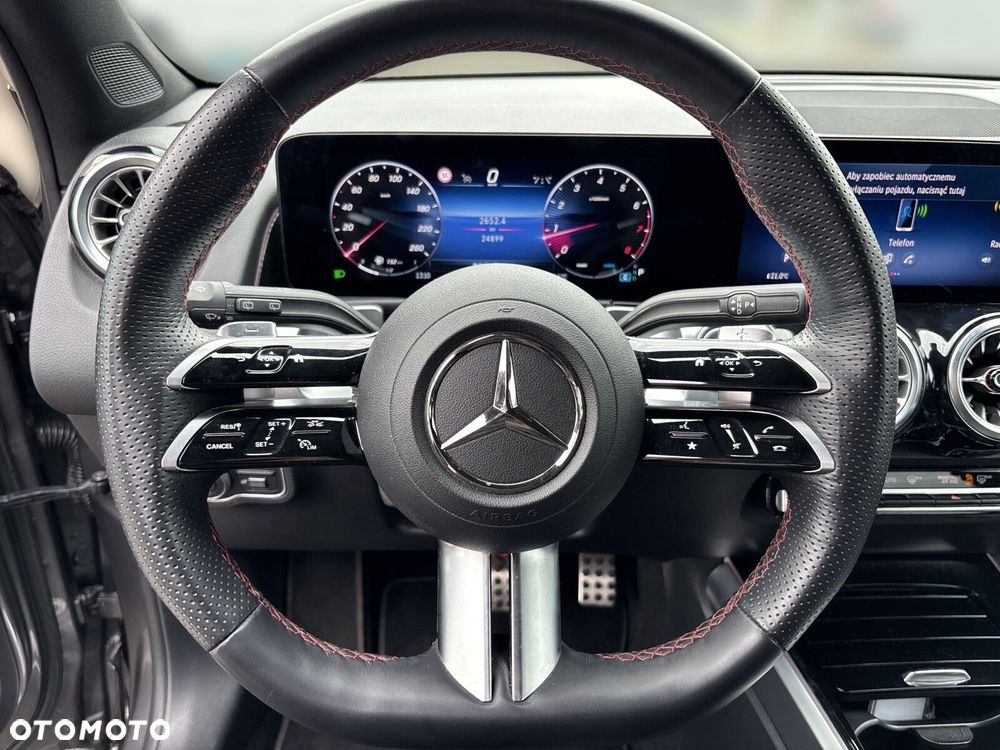 Mercedes-Benz GLB - 11