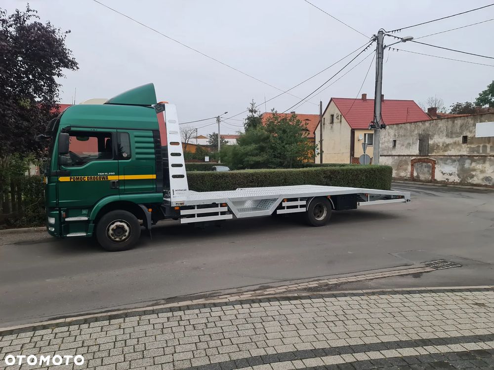 mercedes atego 12t DMC  NAJAZD zabudowa kunice - 5
