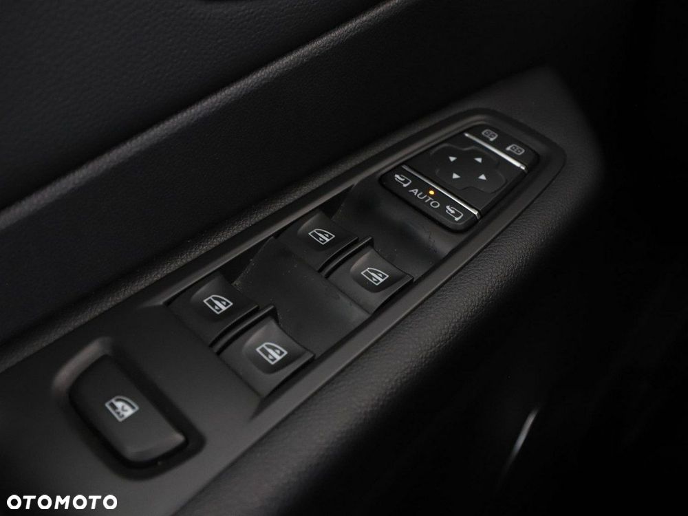 Renault Captur TCe 150 EDC GPF BOSE EDITION - 34