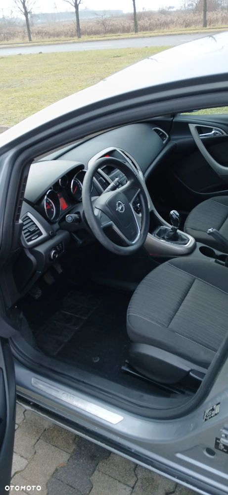 Opel Astra 1.6 Enjoy - 12