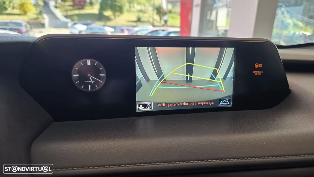 Lexus UX 250h Executive - 46