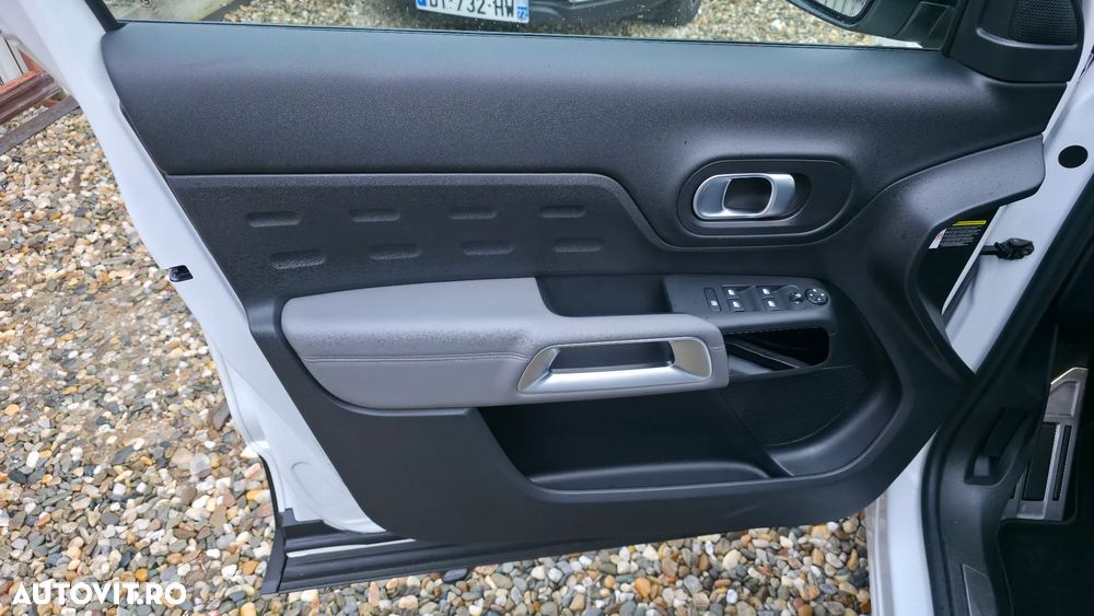 Citroën C5 Aircross 1.6 PHEV FWD 225 EAT8 Shine - 14